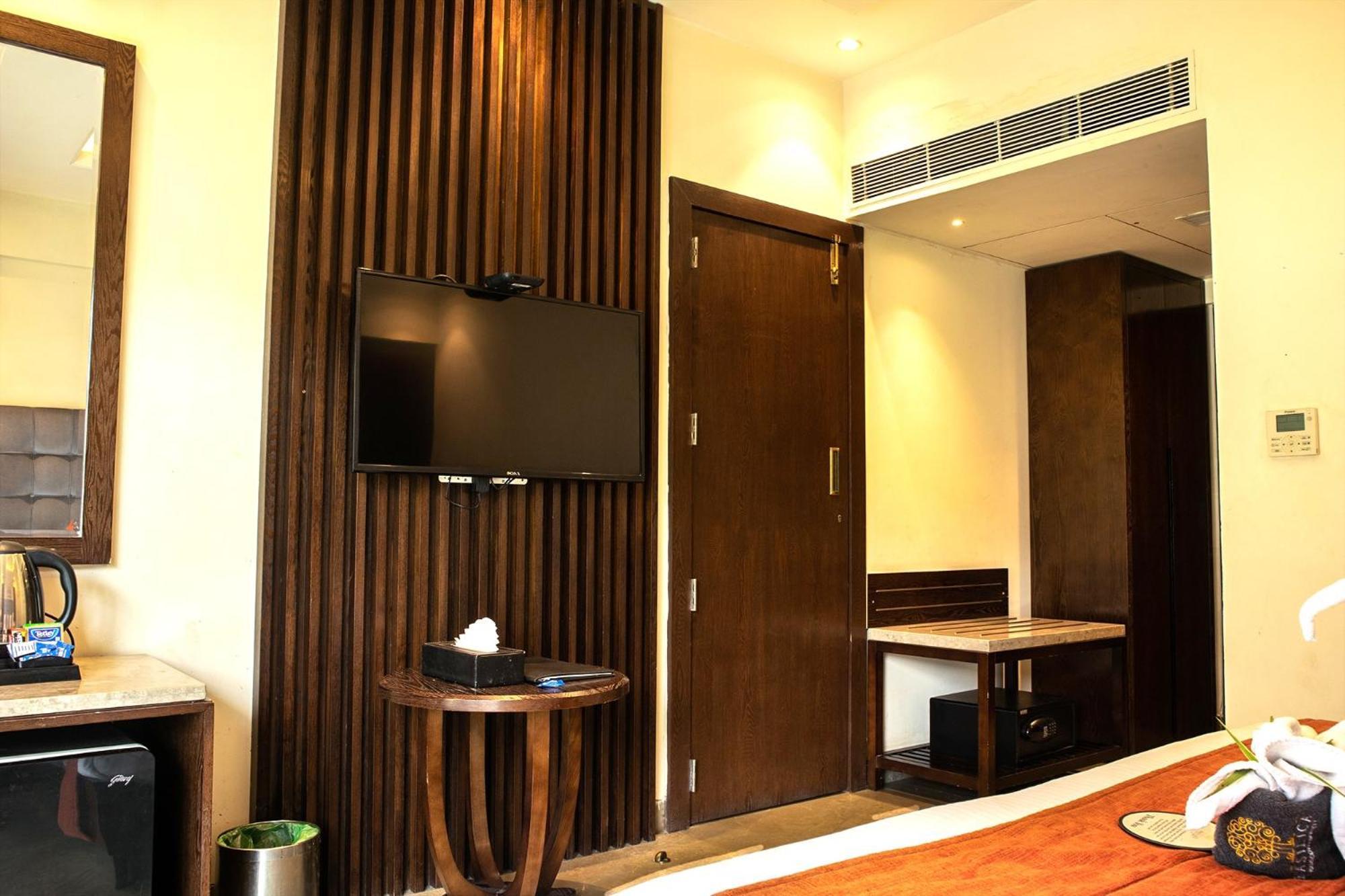 Basilica Resort - Where Luxury Redefines Mahābaleshwar Esterno foto