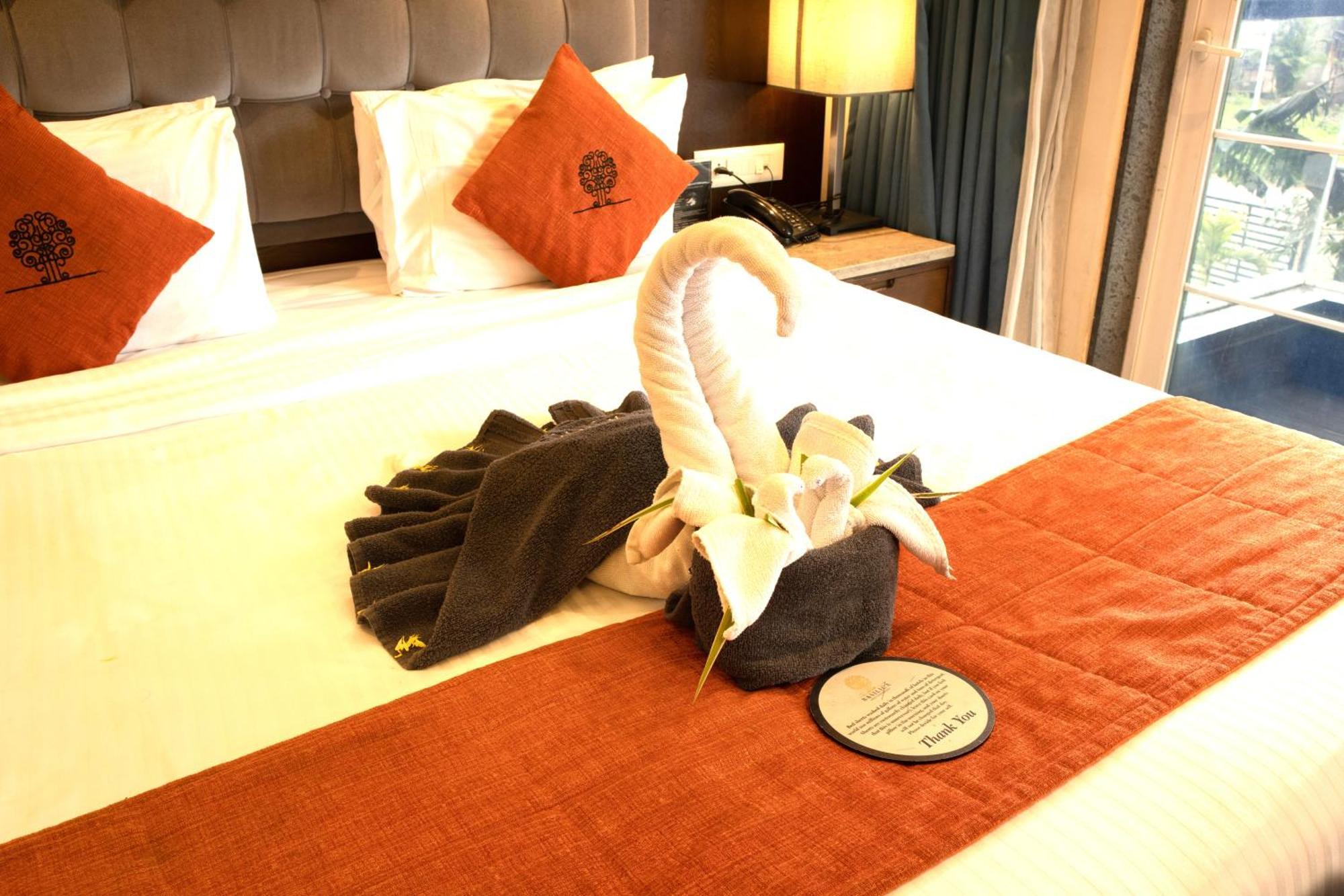 Basilica Resort - Where Luxury Redefines Mahābaleshwar Esterno foto