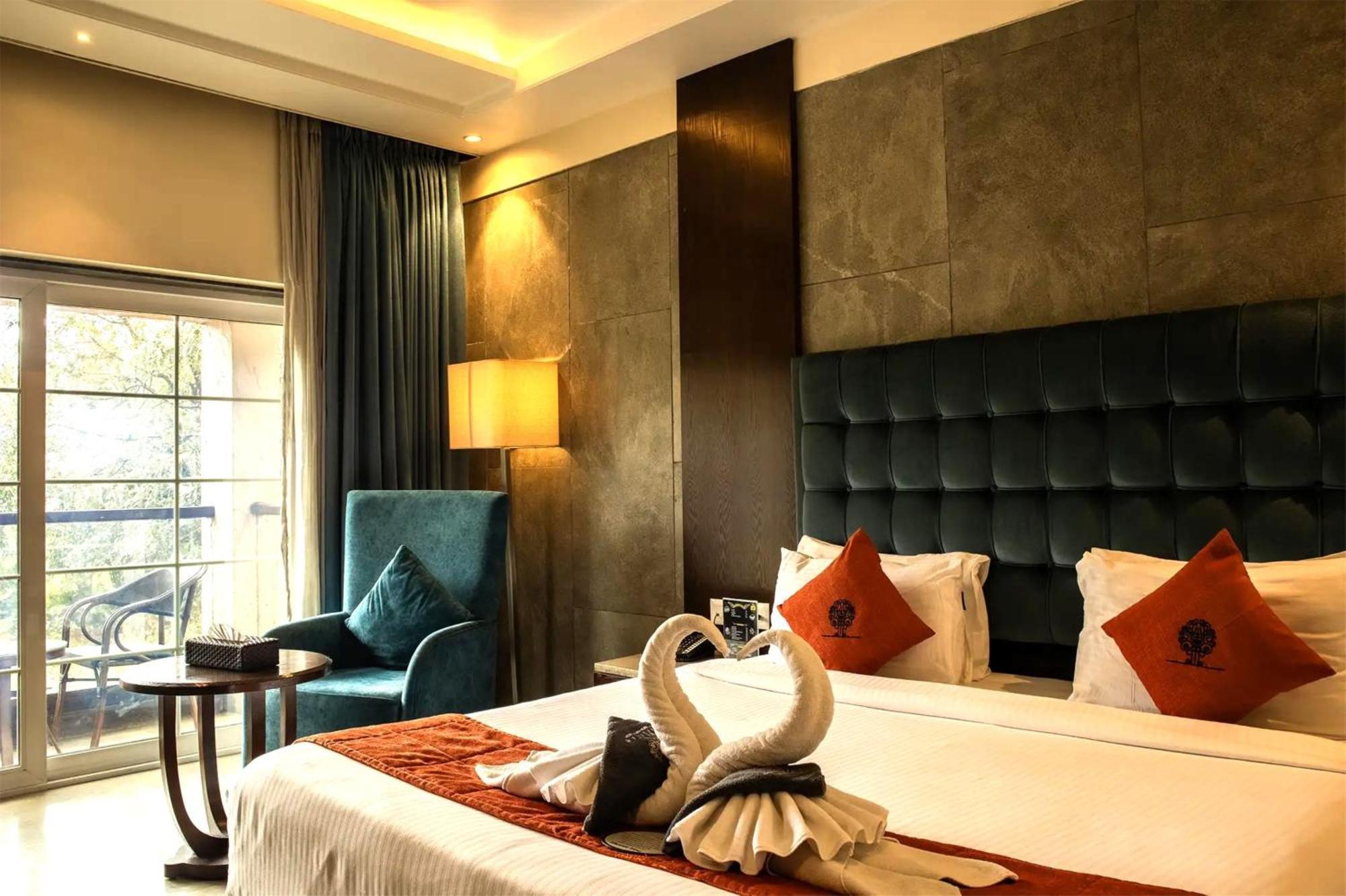 Basilica Resort - Where Luxury Redefines Mahābaleshwar Esterno foto